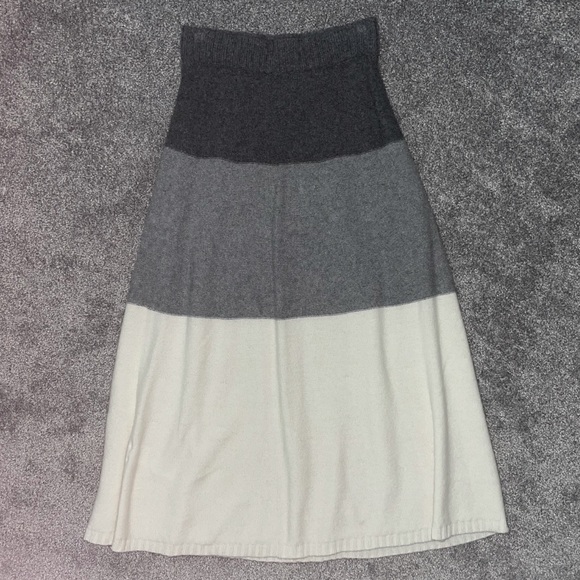 Beautiful 45% cashmere skirt! Brand new! - Picture 1 of 1